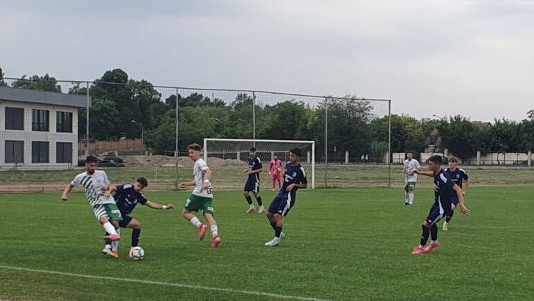 Cronica. Victorie pe plan local