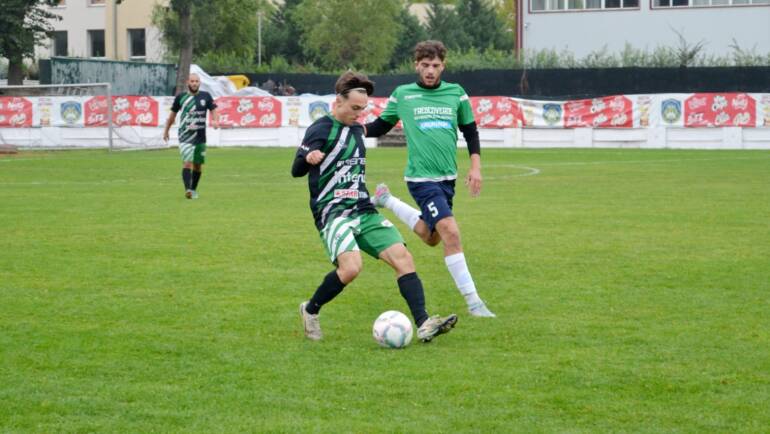 Cronica. Poarta ramane intacta